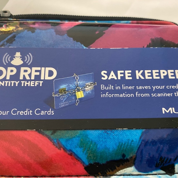 Mundi Pastel Floral Anna Indexer Safe Keeper Tri-Fold Wallet NWT - Picture 2 of 6